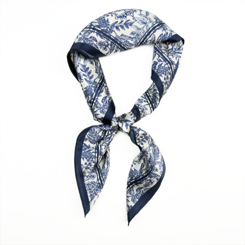 Kwiatowe Toile (70x70)_2.jpg